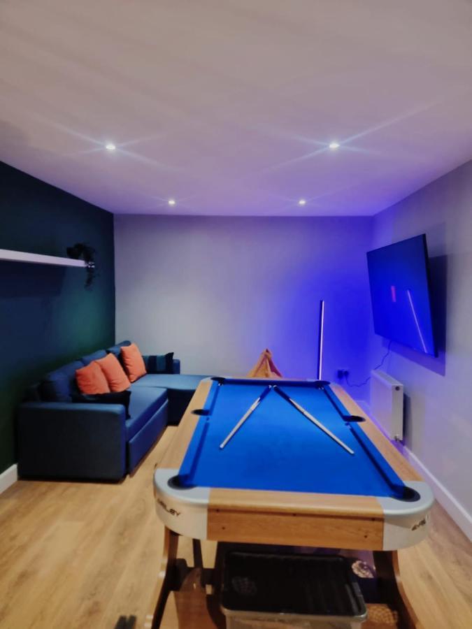 House Of Kaima - 6 Bed Detached Dewsbury Exterior foto