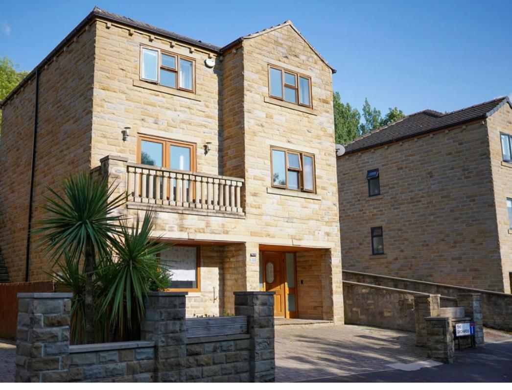 House Of Kaima - 6 Bed Detached Dewsbury Exterior foto