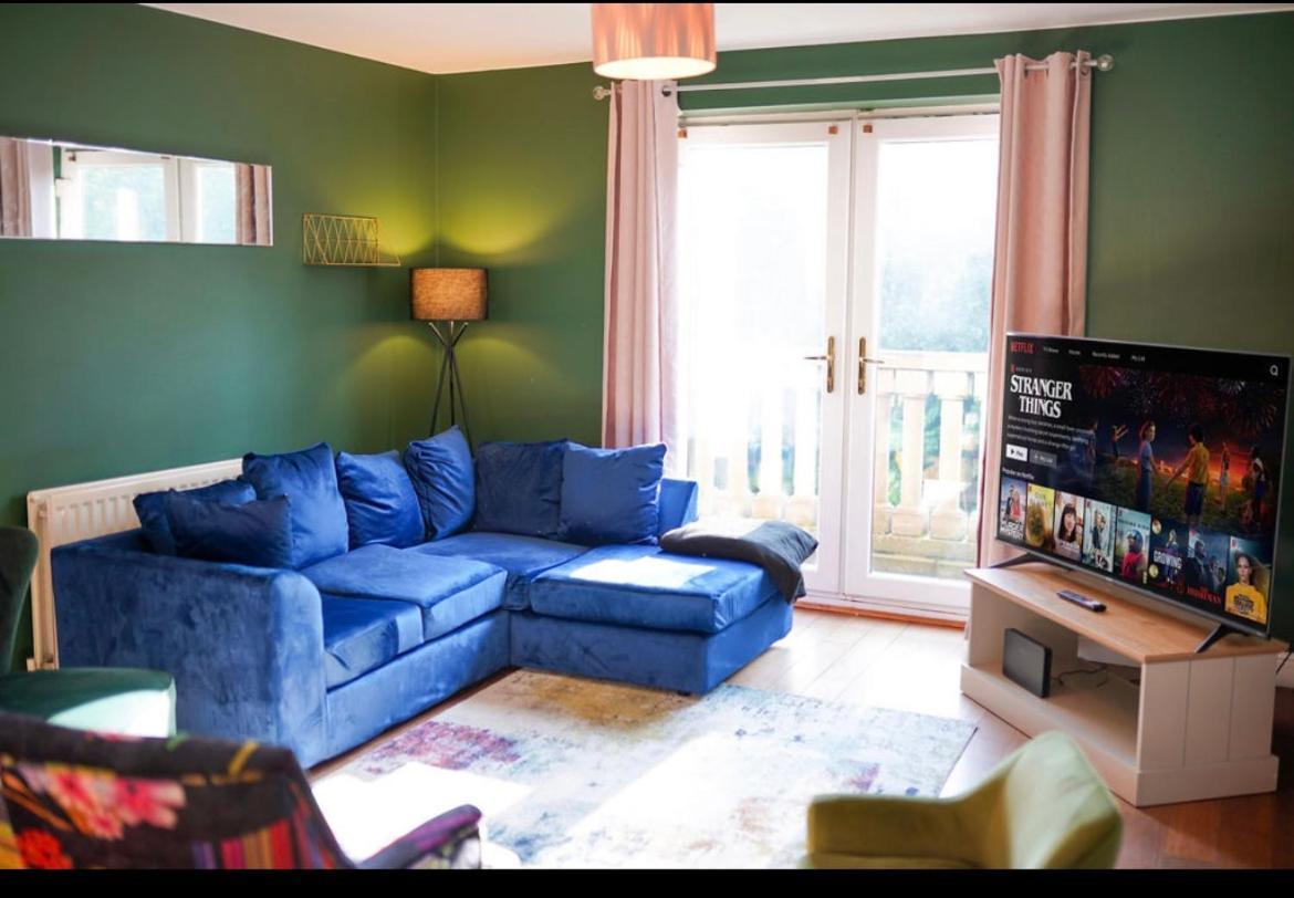 House Of Kaima - 6 Bed Detached Dewsbury Exterior foto